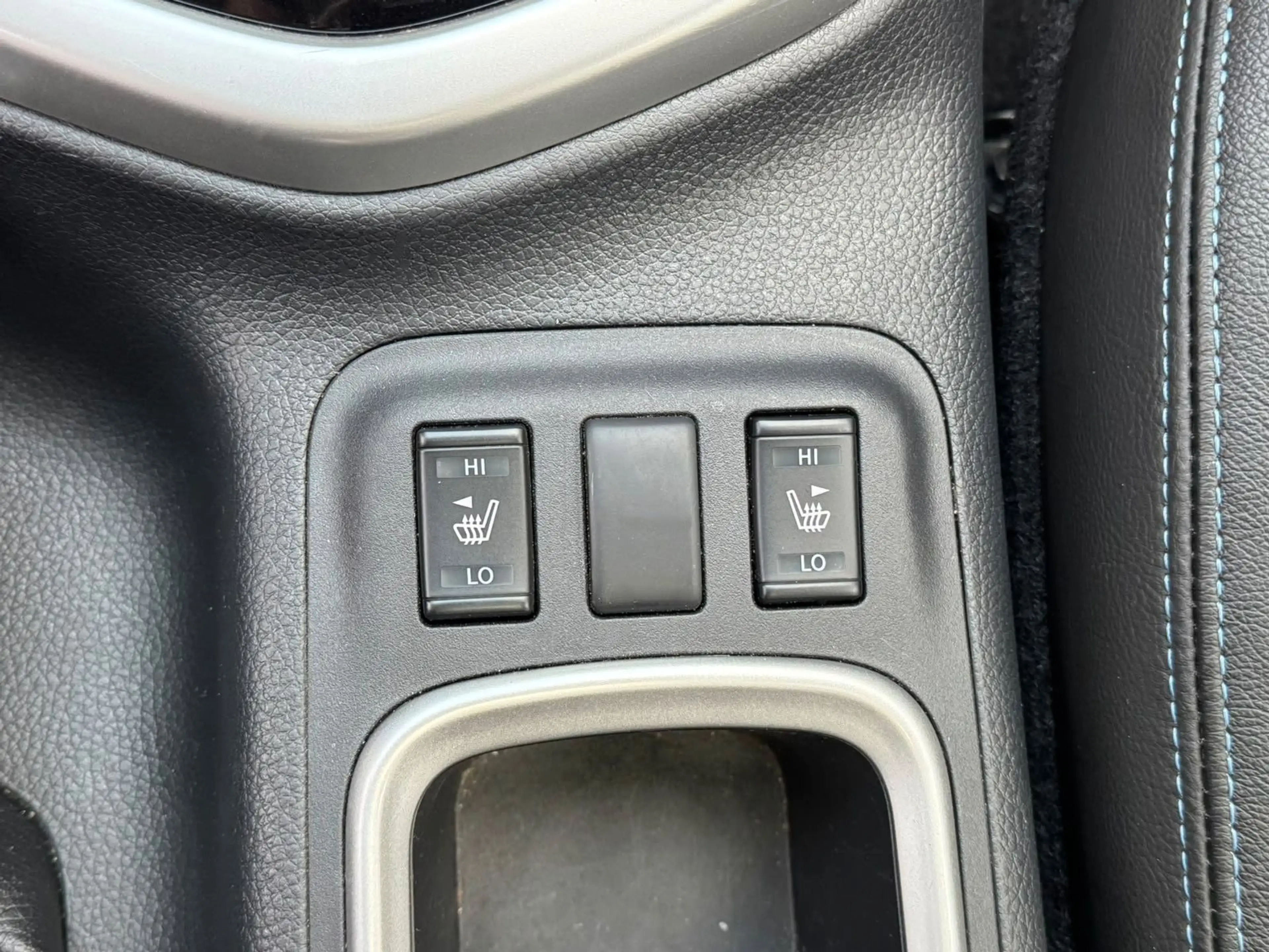 Nissan Navara NP300 N-Guard DoCa 4x4 AHK+360°+LED+DAB — photo 15