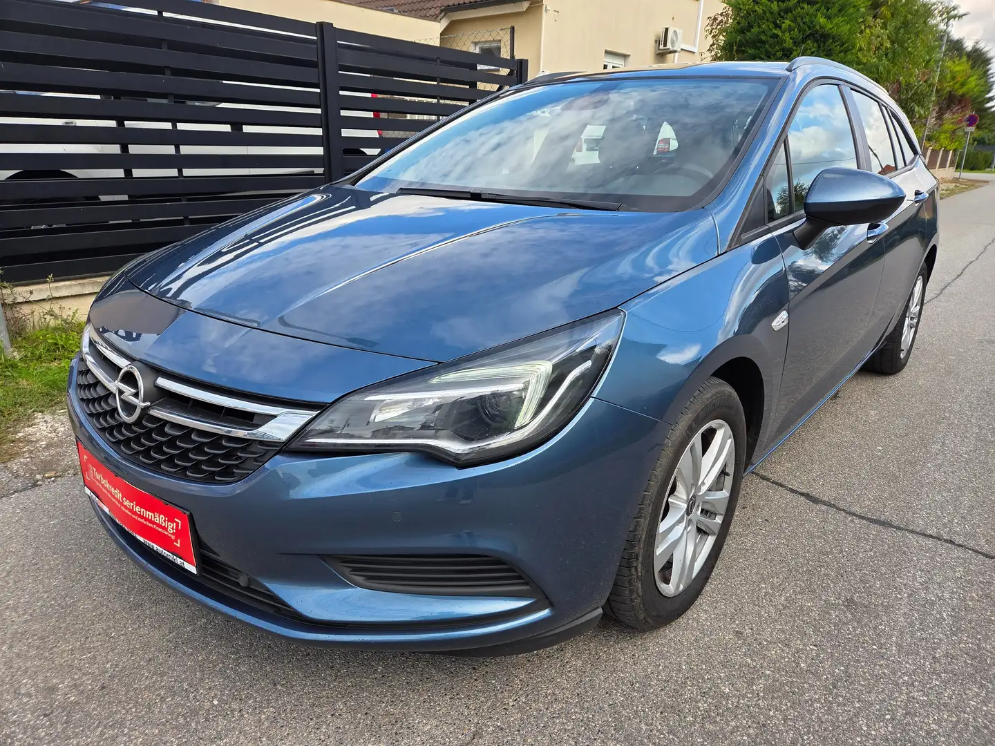 Opel Astra ST 1,6 Diesel Kombi Blau - 1