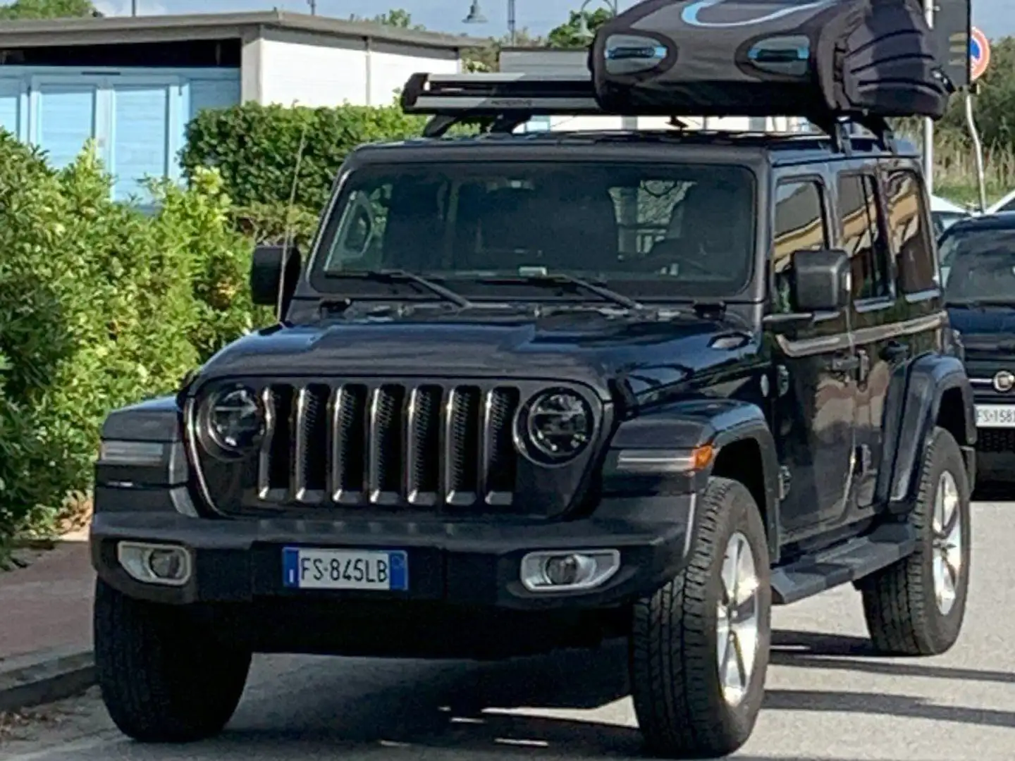 Jeep Wrangler Wrangler IV 2018 JLU 2.2 mjt II Sahara auto Grigio - 2