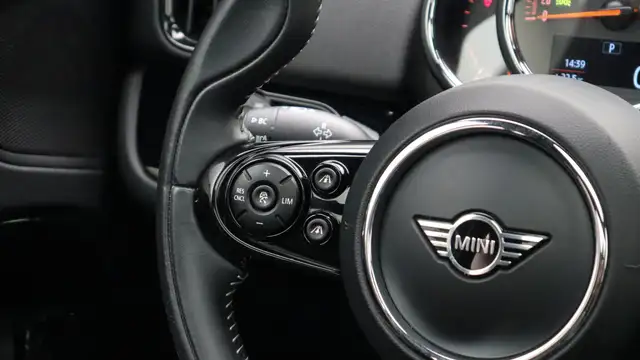 MINI Countryman view 13