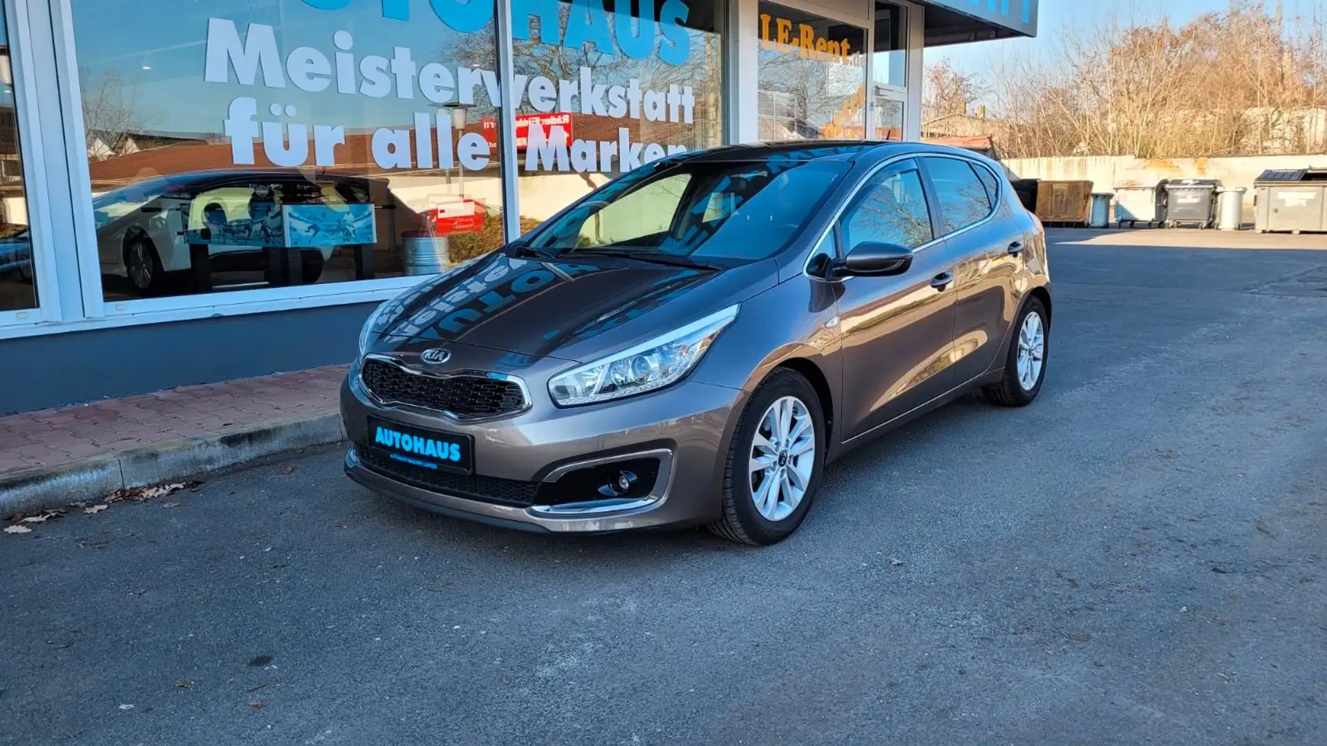 Kia Ceed / cee'd Ceed 1.0 T-GDI Dream-Team *Navi*Kamera*SHZ*PDC Marrón - 1