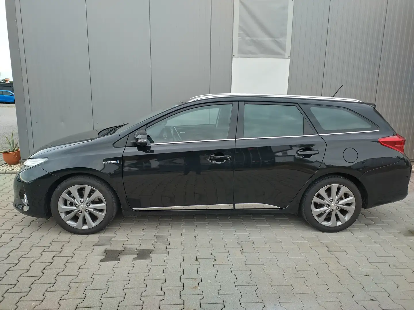 Toyota Auris Hybrid Executive Zwart - 2