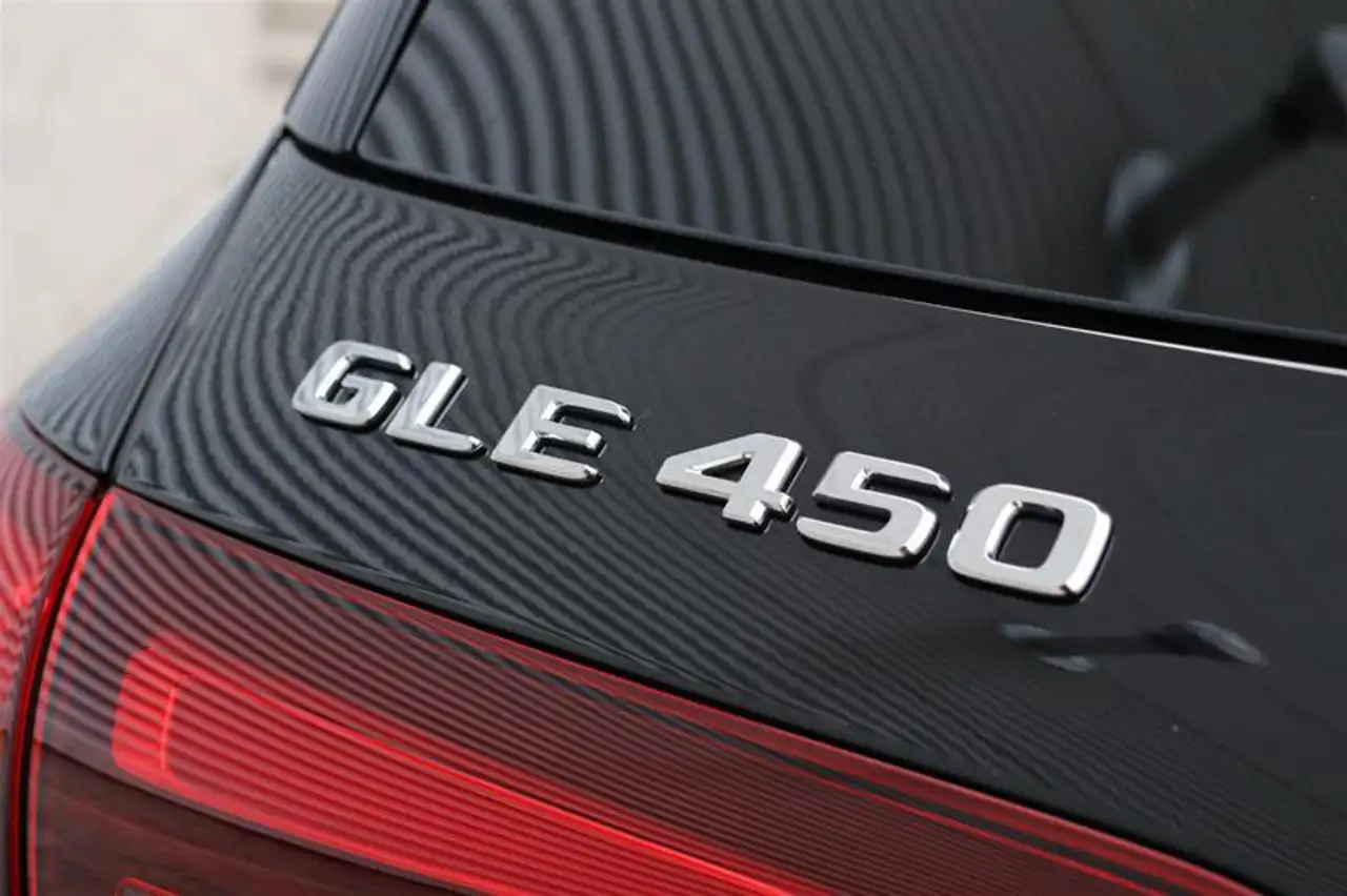 Mercedes-Benz GLE снимка Mercedes-Benz GLE