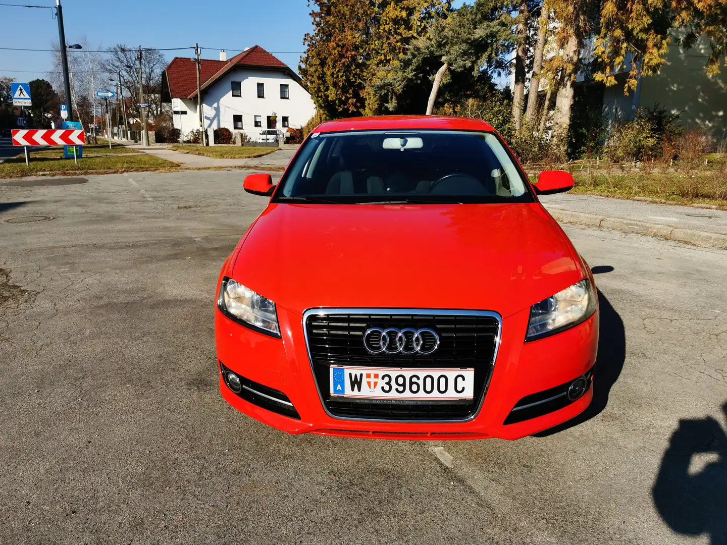 Audi A3 A3 SB 1,2 TFSI S-tronic Comfort Edition Rot - 1