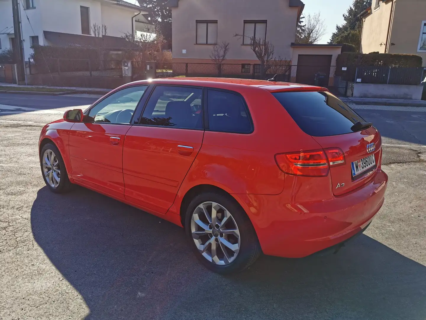 Audi A3 A3 SB 1,2 TFSI S-tronic Comfort Edition Rot - 2
