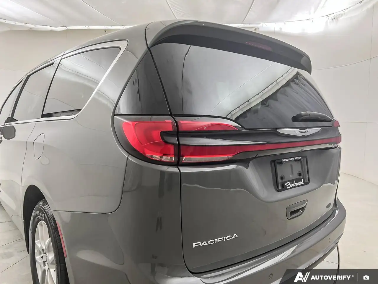 Chrysler Pacifica снимка Chrysler Pacifica