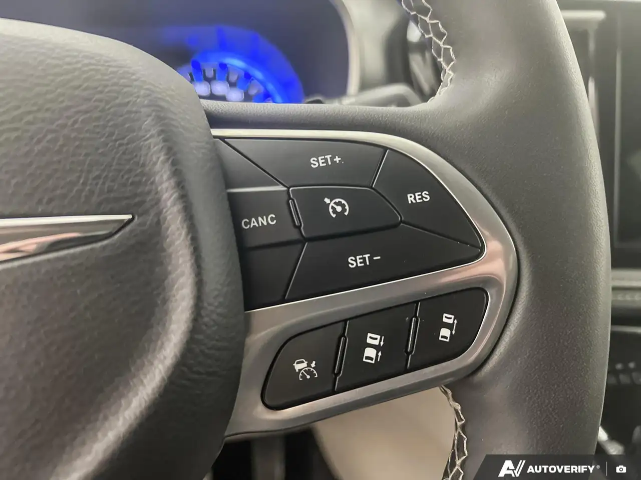 Chrysler Pacifica снимка Chrysler Pacifica