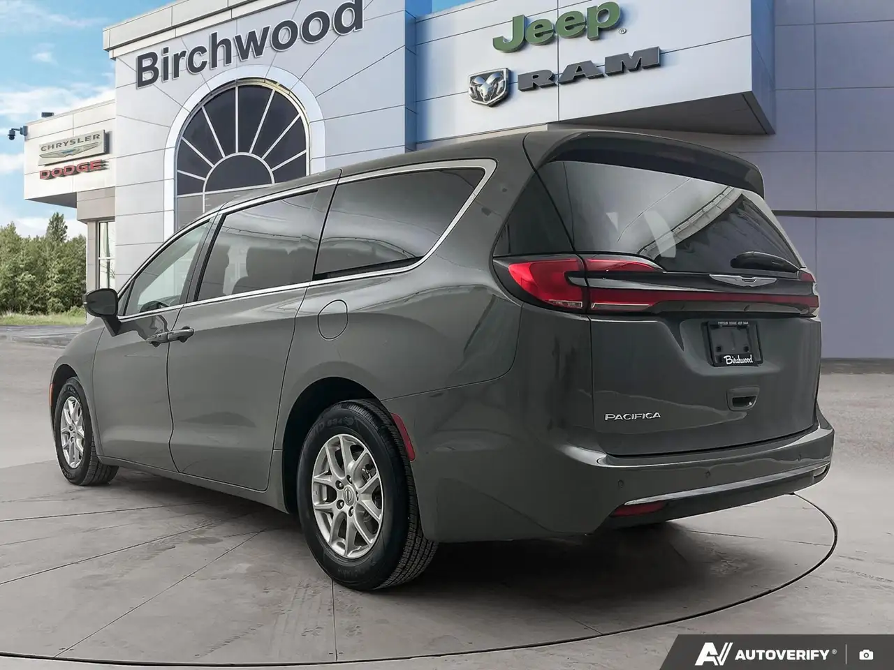Chrysler Pacifica снимка Chrysler Pacifica