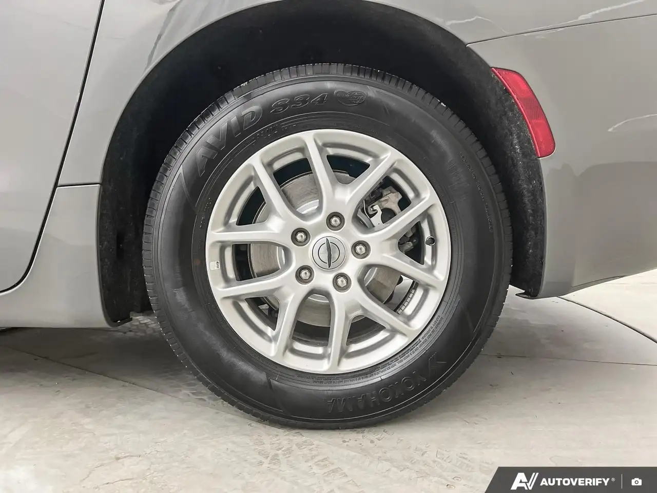 Chrysler Pacifica снимка Chrysler Pacifica