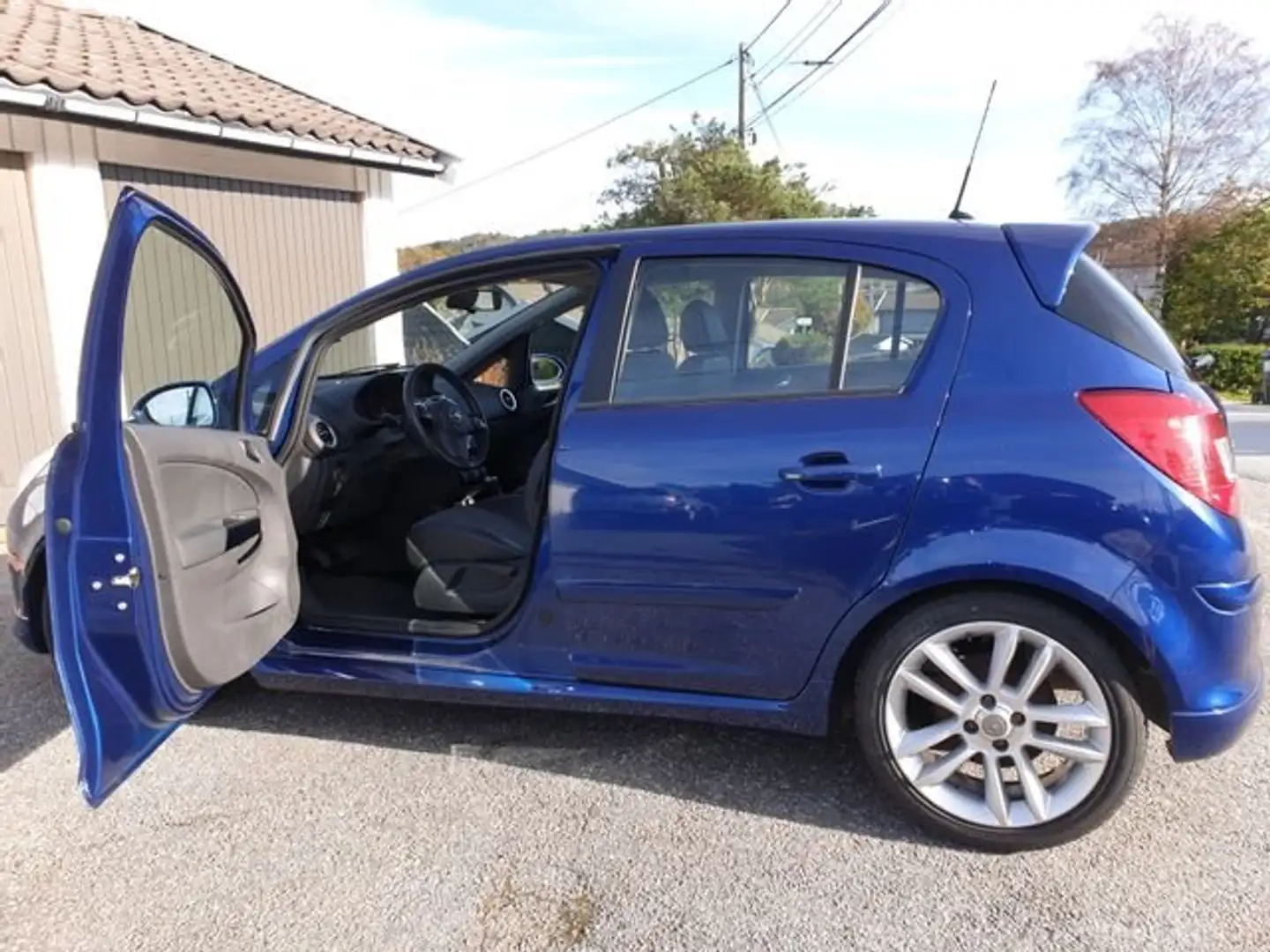 Opel Corsa Corsa 1.2i Essentia Blauw - 1