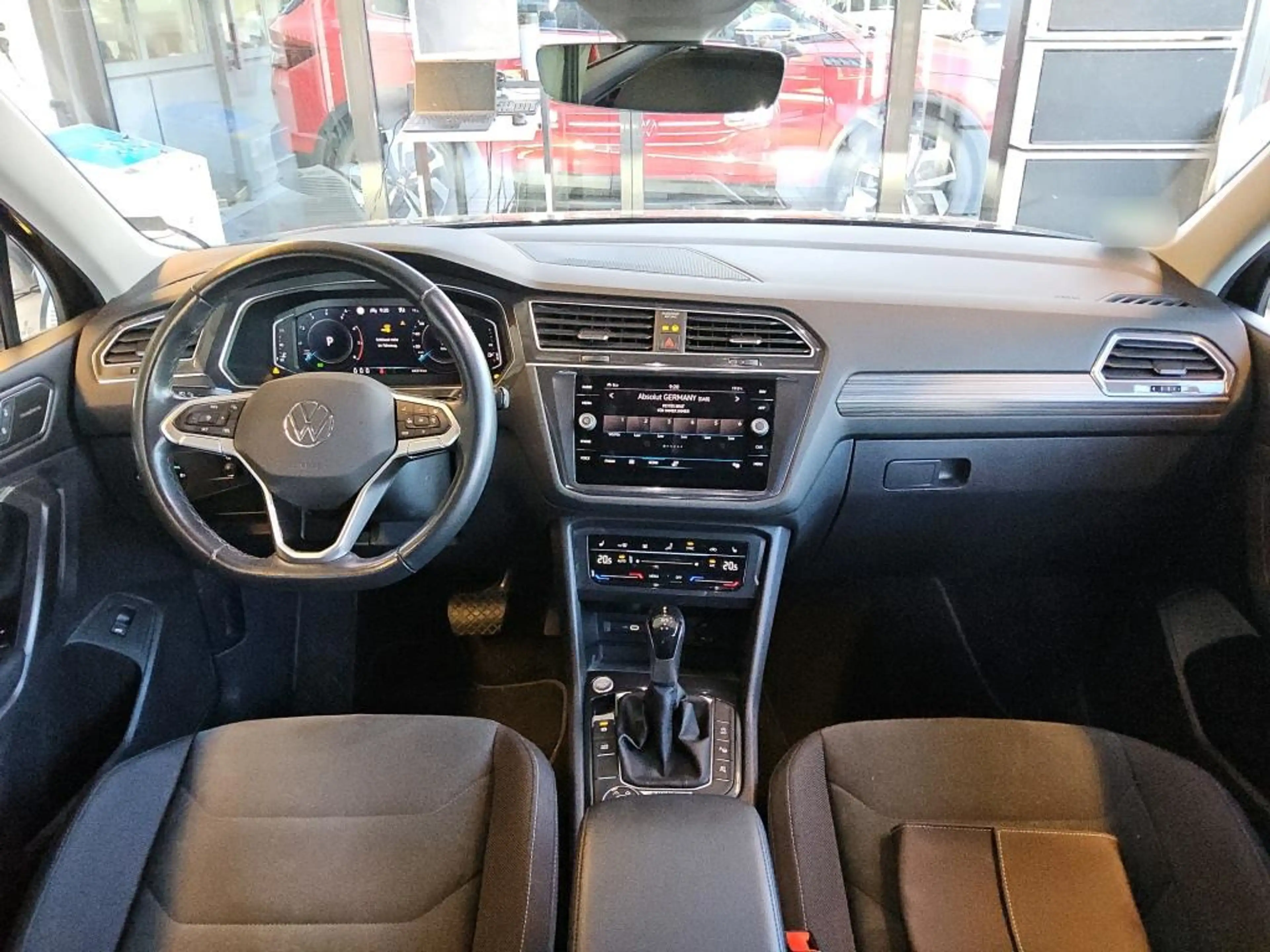 Volkswagen Tiguan Allspace 2.0 TSI Elegance 4MOT DSG Pano Elegance — photo 9