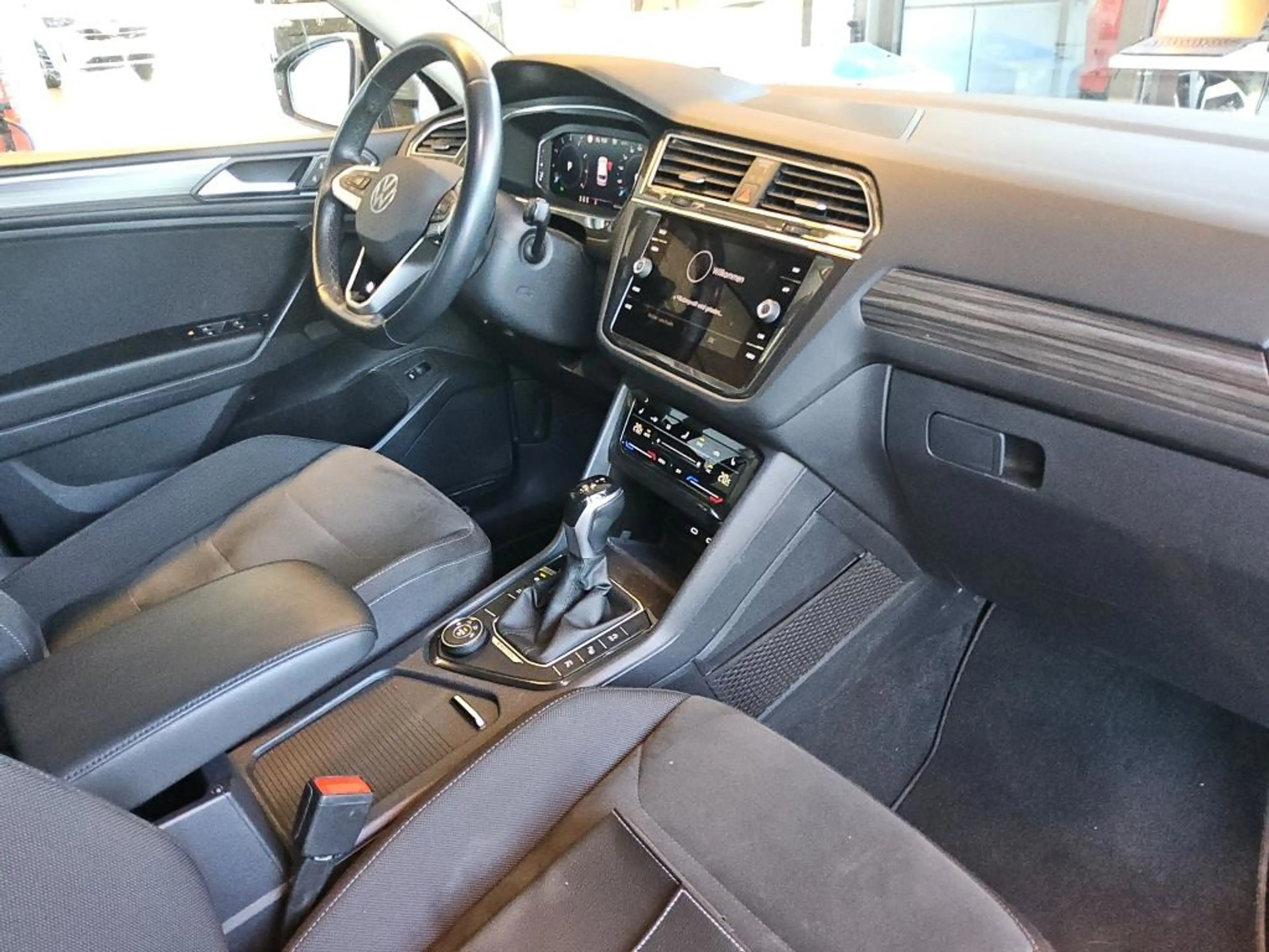 Volkswagen Tiguan Allspace 2.0 TSI Elegance 4MOT DSG Pano Elegance — photo 10