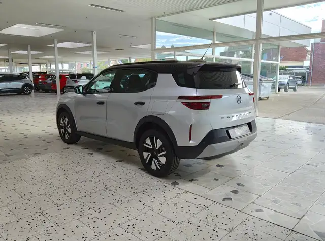 Opel Frontera view 5