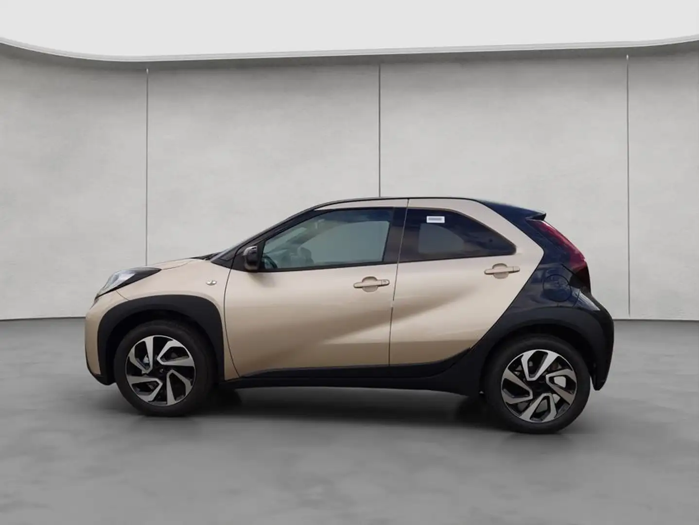 Toyota Aygo X X S-CVT Teamplayer Gold - 2