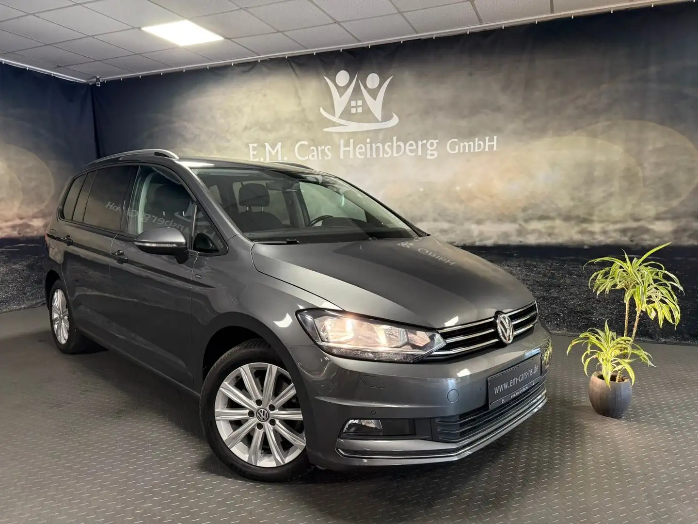Volkswagen Touran 1.6 TDI Join 7-Sitzer Kamera AHK Standhzg Grau - 1