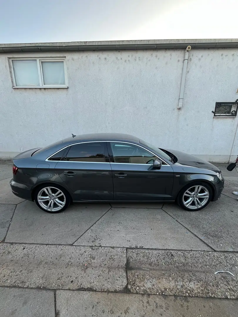 Audi A3 2.0 TDI Limousine (clean diesel) S tronic Ambiente Grau - 1