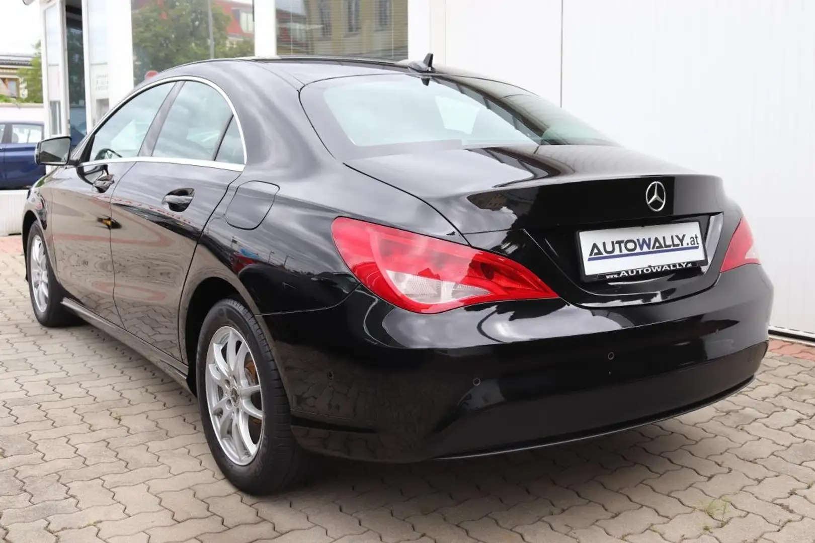 Mercedes-Benz CLA 180 CLA 180 d Schwarz - 2