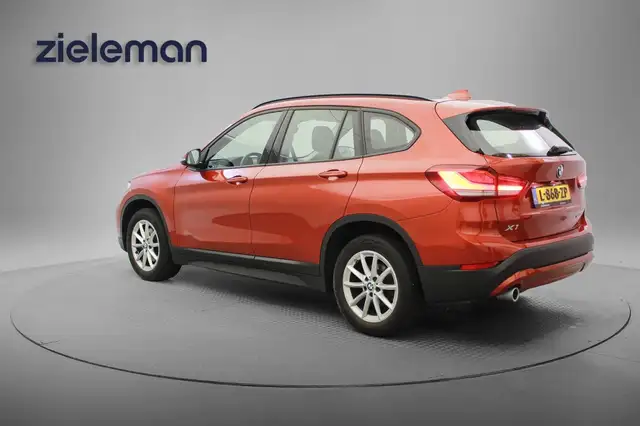 BMW X1 view 3
