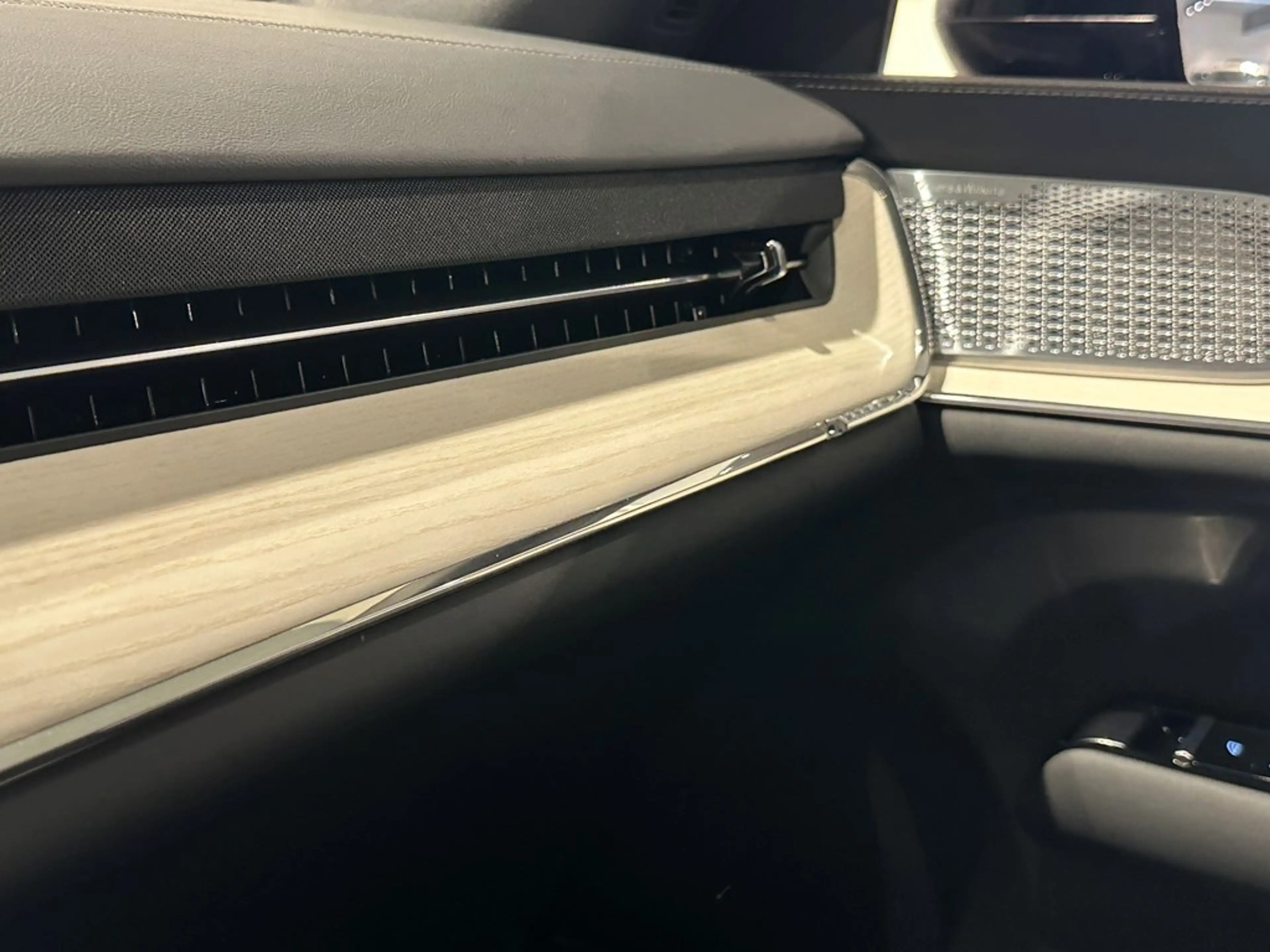 Volvo EX90 Ultra Twin Motor ( 4x4 ) 6 SEATS + LUCHTVERING/B&W — photo 12