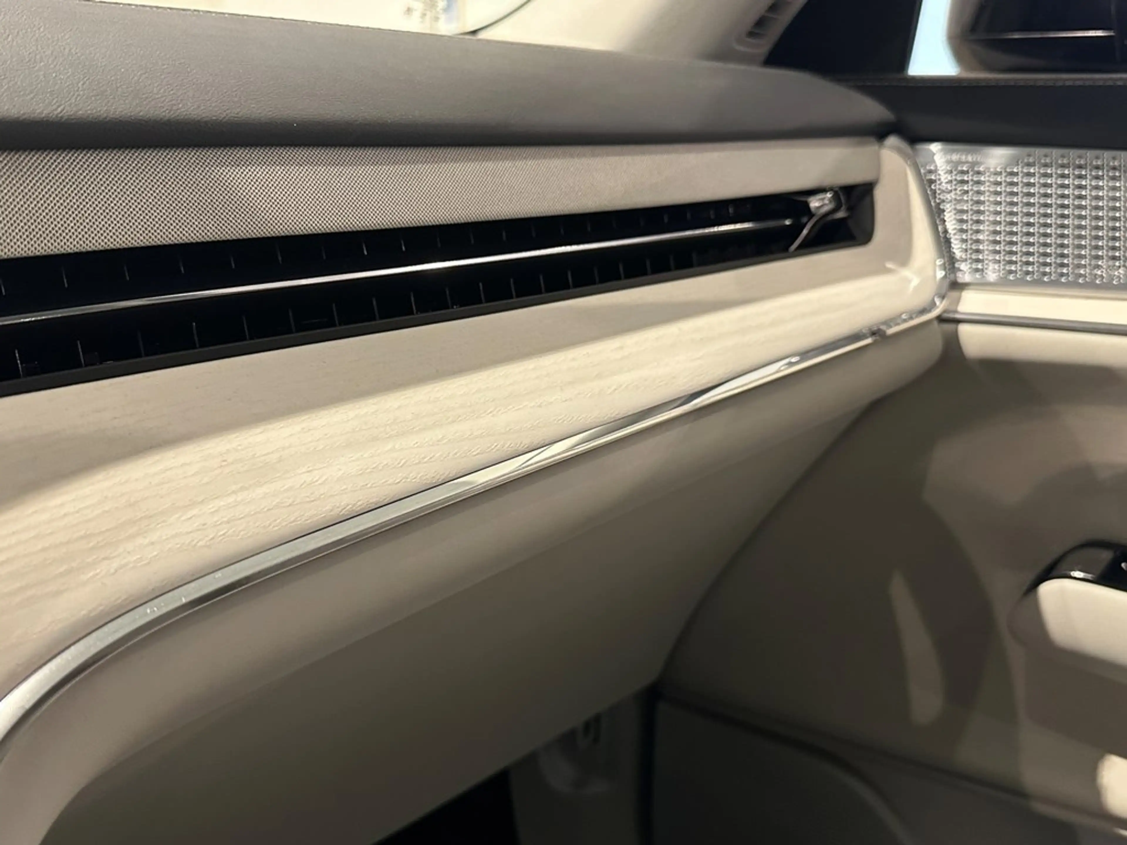 Volvo EX90 Ultra Twin Motor ( 4x4 ) 6 SEATS + LUCHTVERING/B&W — photo 13