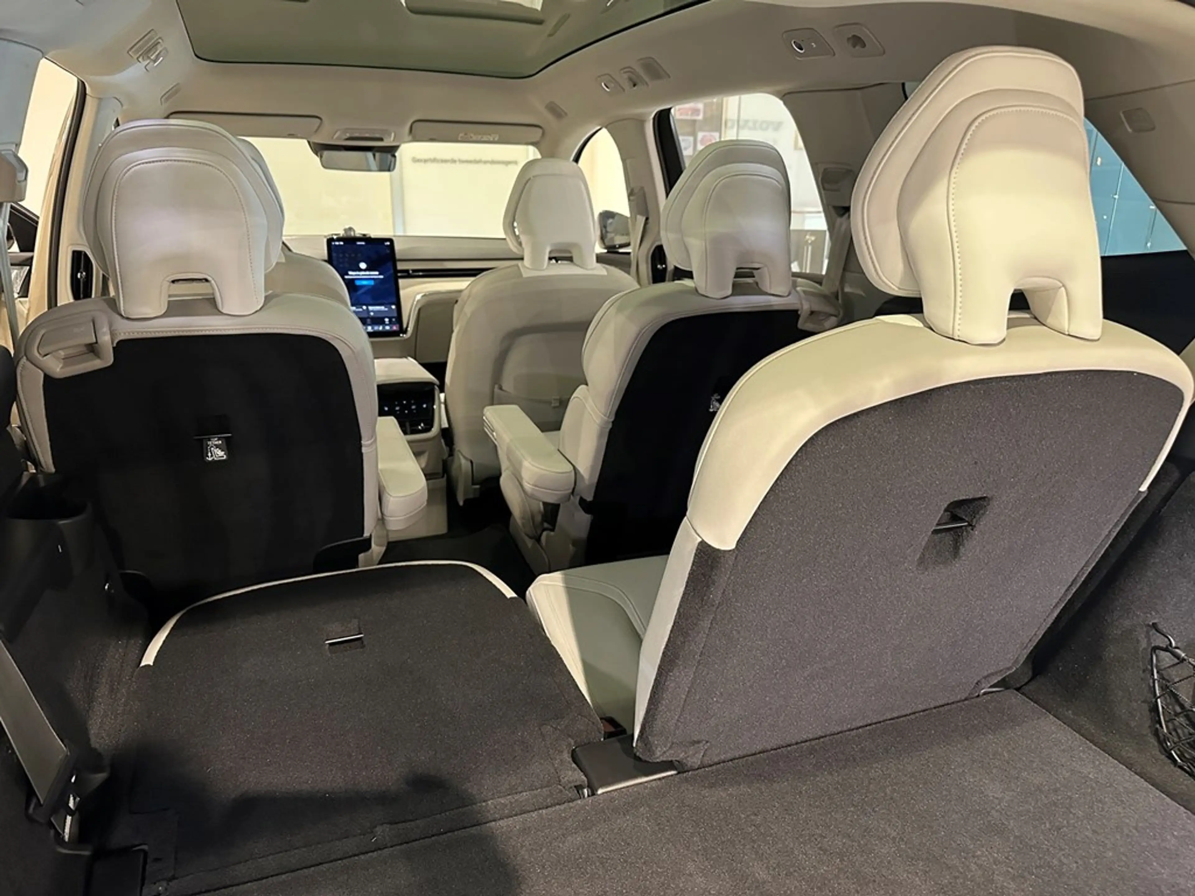 Volvo EX90 Ultra Twin Motor ( 4x4 ) 6 SEATS + LUCHTVERING/B&W — photo 8