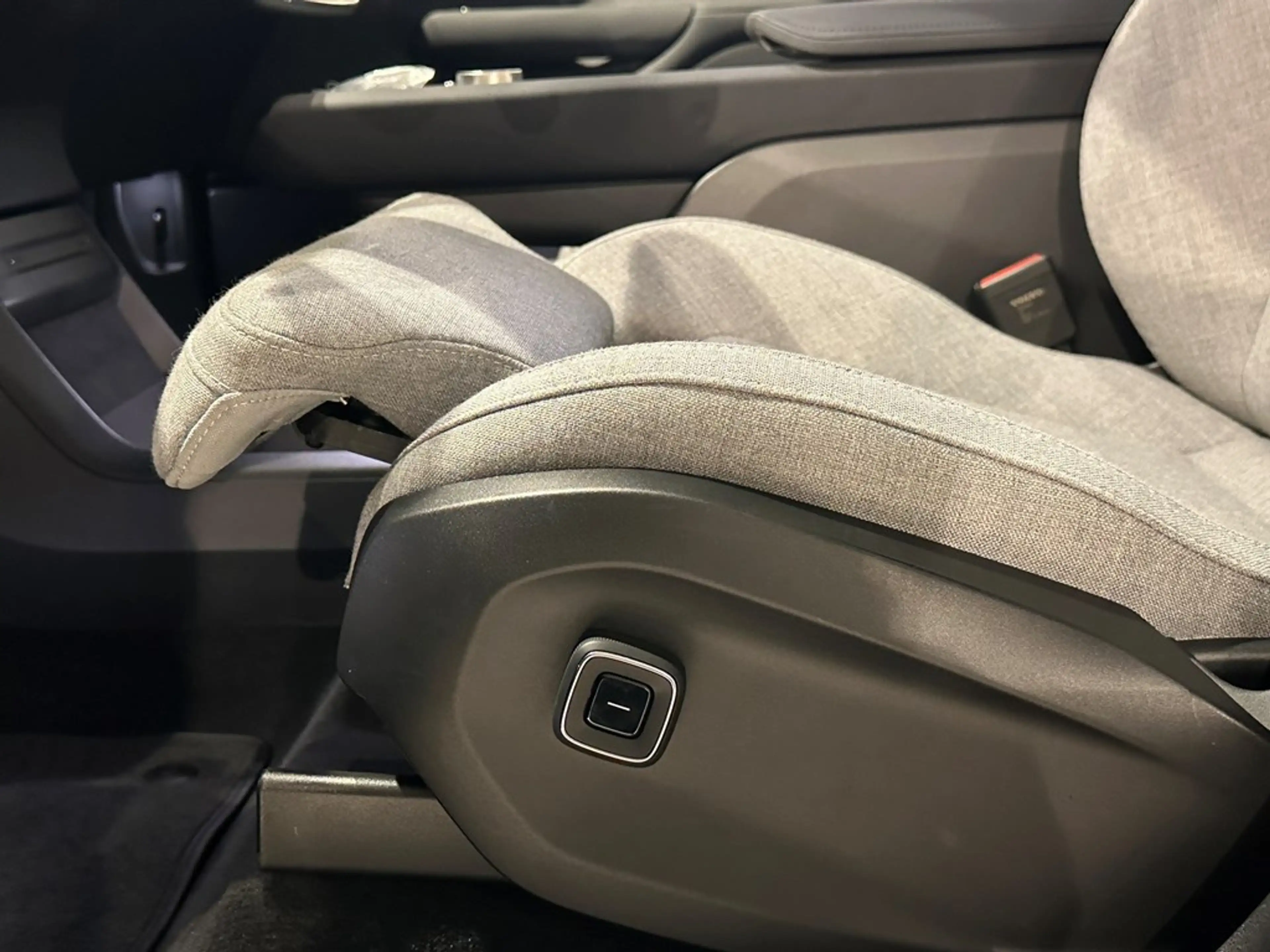 Volvo EX90 Ultra Twin Motor ( 4x4 ) 6 SEATS + LUCHTVERING/B&W — photo 7