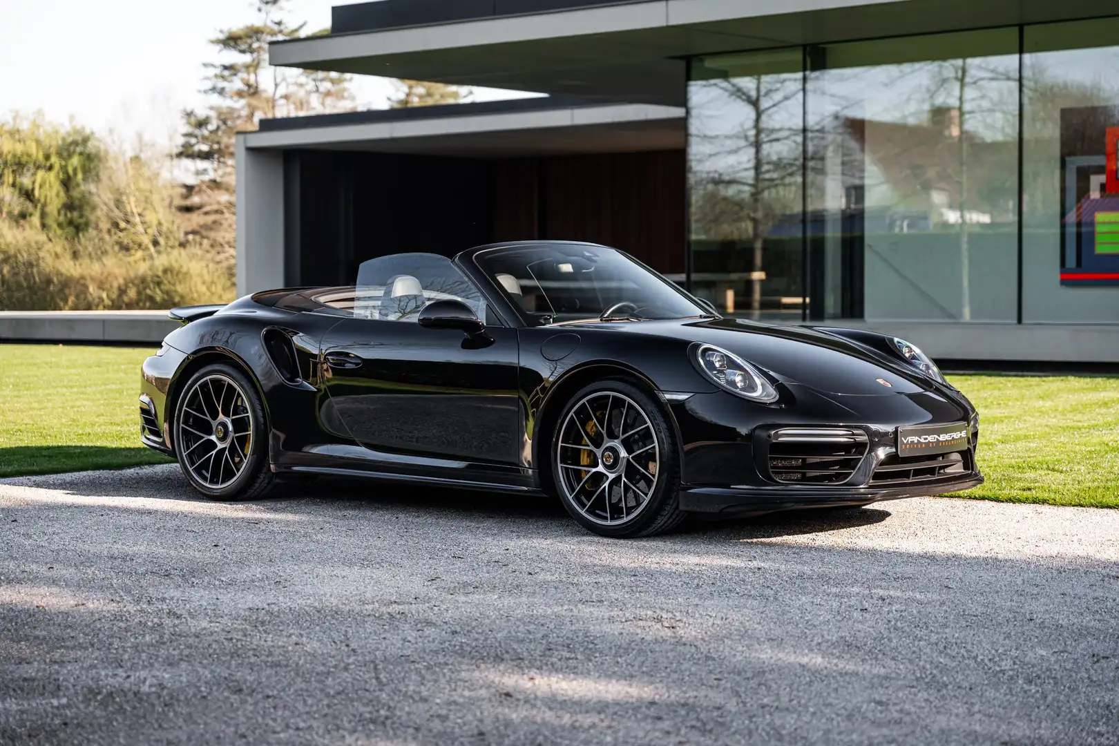 Porsche 991 .2 TURBO S CABRIO/LIFT/SEAT VENT/CHRONO/BOSE Zwart - 1