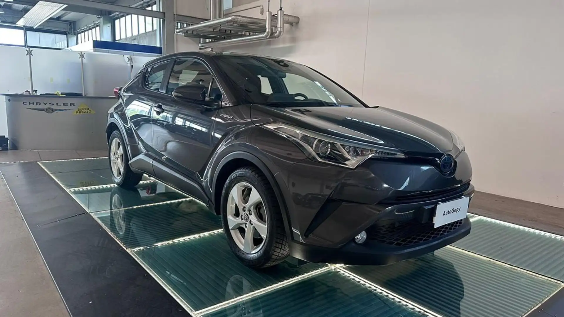 Toyota C-HR 1.8 Hybrid E-CVT Business"NEO PATENTATI" Gris - 1