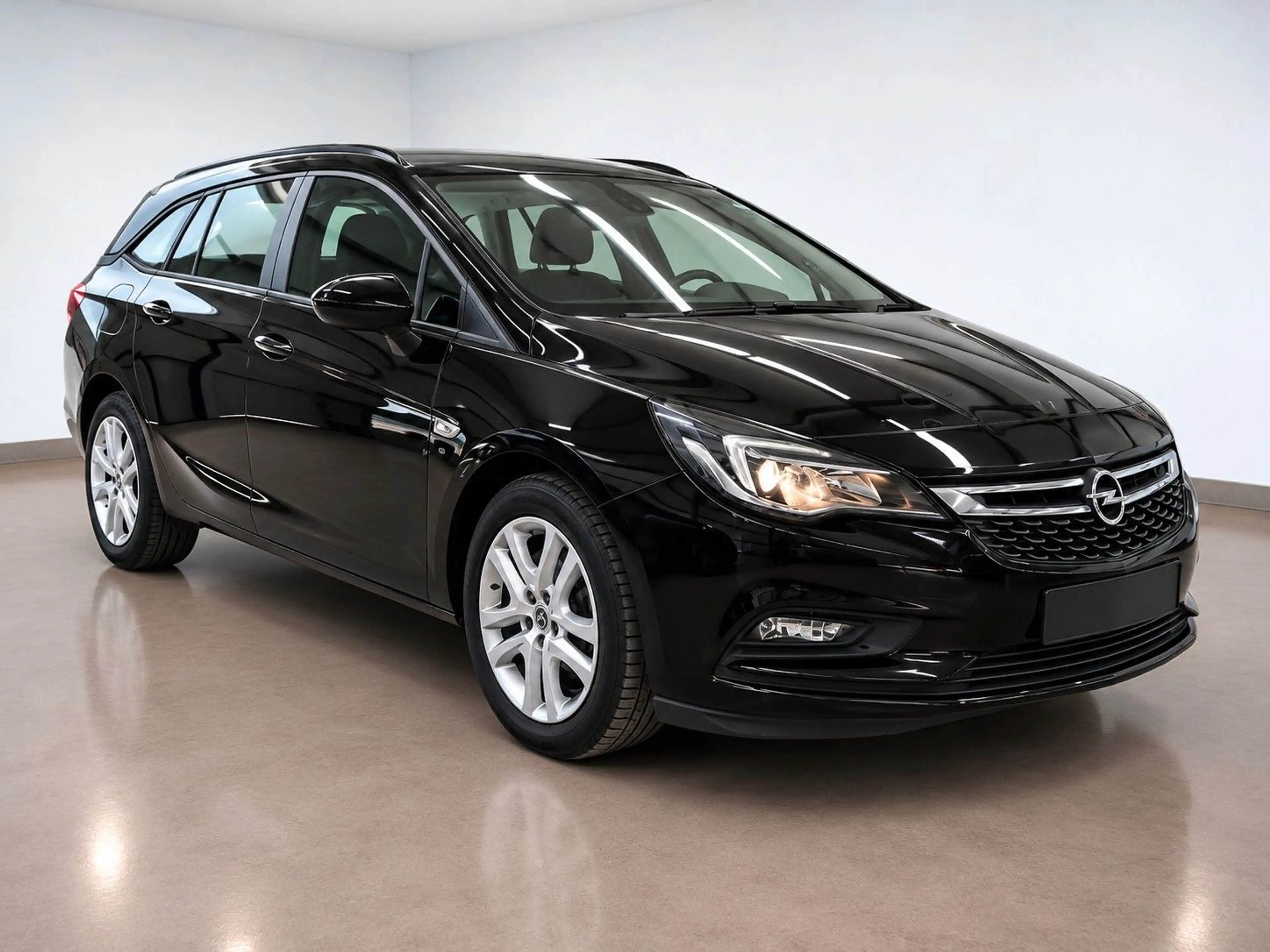 Opel Astra K Sports Tourer Business Start/Stop — photo 11