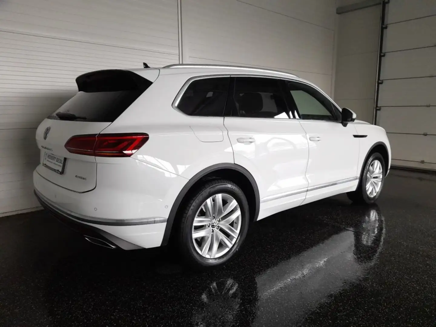 Volkswagen Touareg ELEGANCE V6 4x4 PHEV DSG *SKY / MATRIX-LED / NAVI / VIRTUELL PRO / 360° KAMERA / LEDER / 4-ZONEN-KLIMA* Weiß - 2
