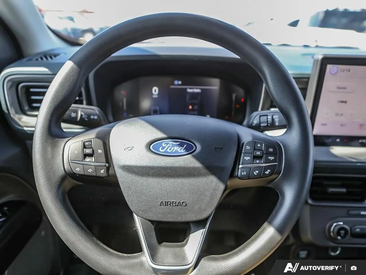 Ford Maverick снимка Ford Maverick
