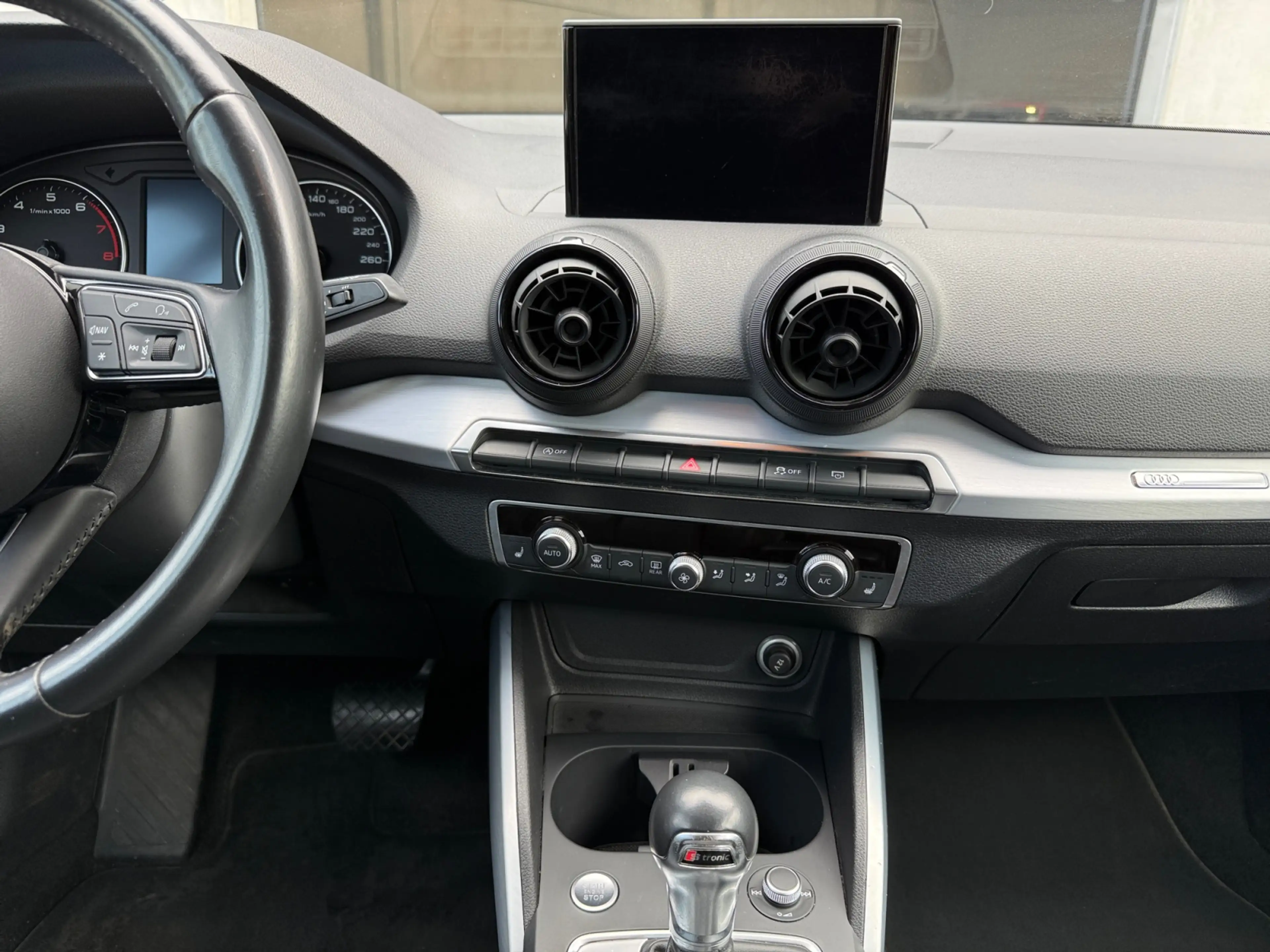 Audi Q2 Q2 1.4 TFSI Design — photo 11
