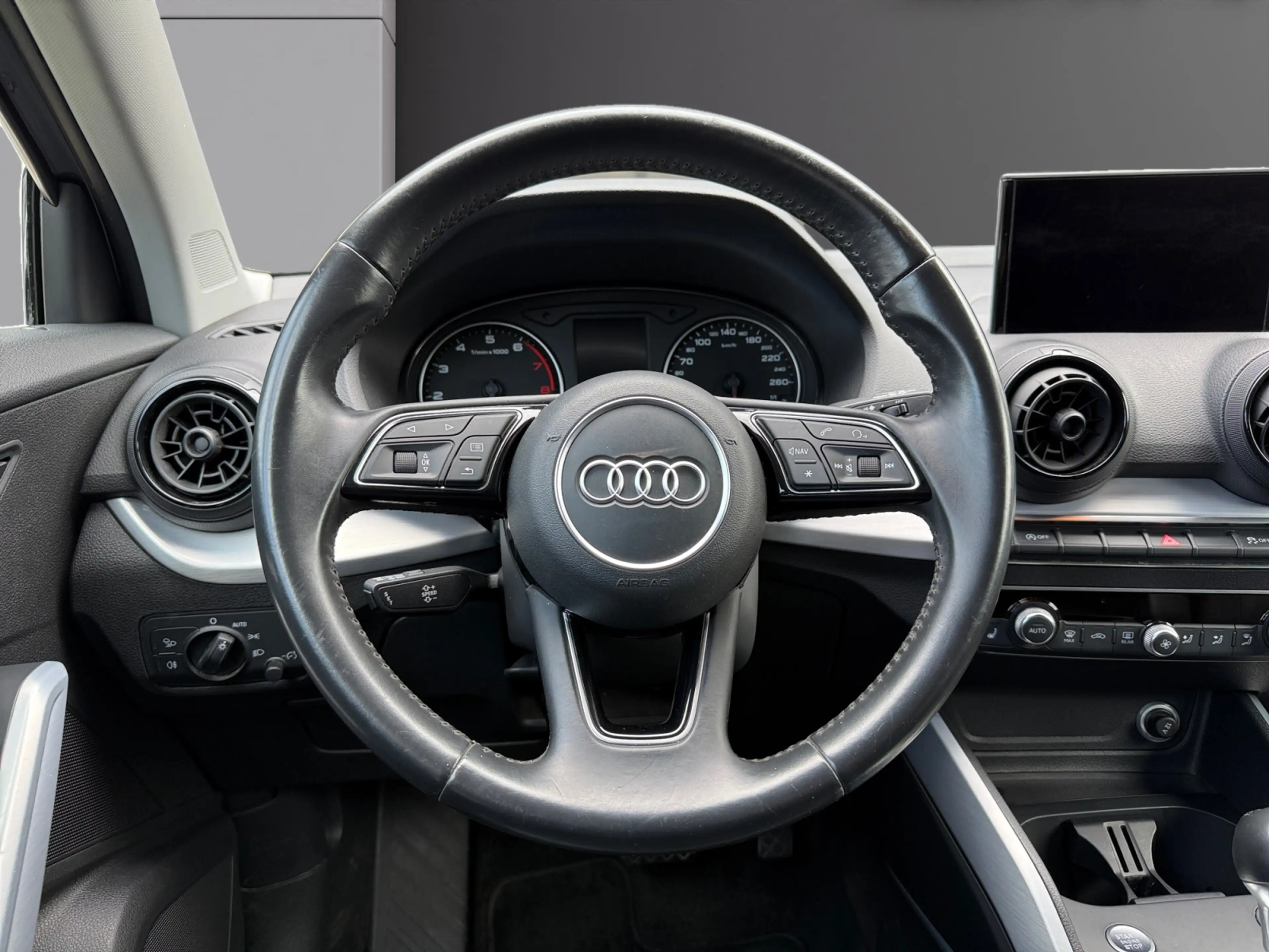 Audi Q2 Q2 1.4 TFSI Design — photo 13