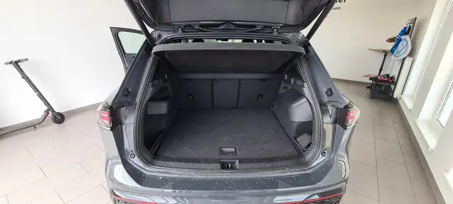 Volkswagen Tiguan R-Line TDI 4MOTION DSG Ansicht 17