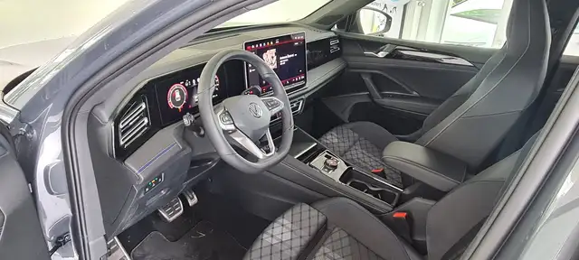 Volkswagen Tiguan R-Line TDI 4MOTION DSG Ansicht 5