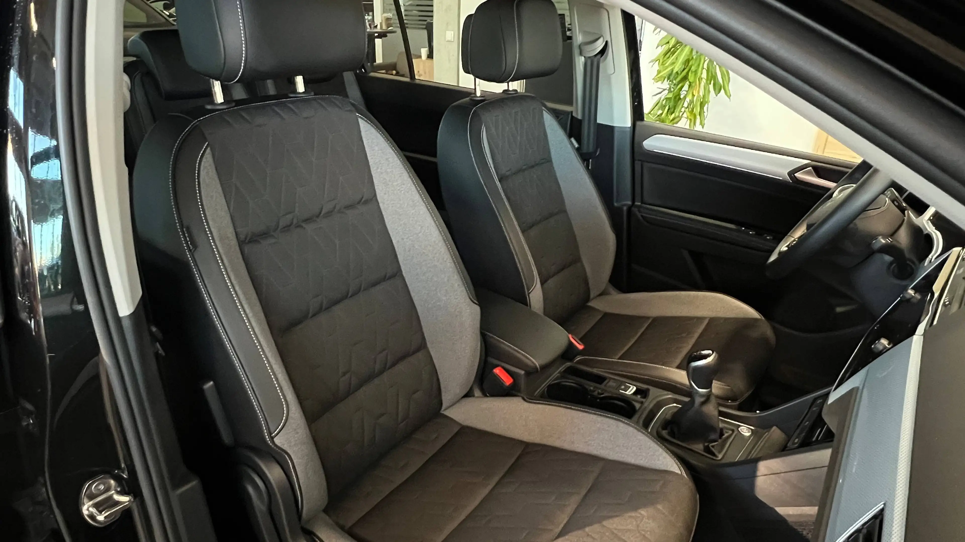 Volkswagen Touran Comfortline 1,5 TSI Rückfahrkamera, 7 Sitze, Navi — photo 10