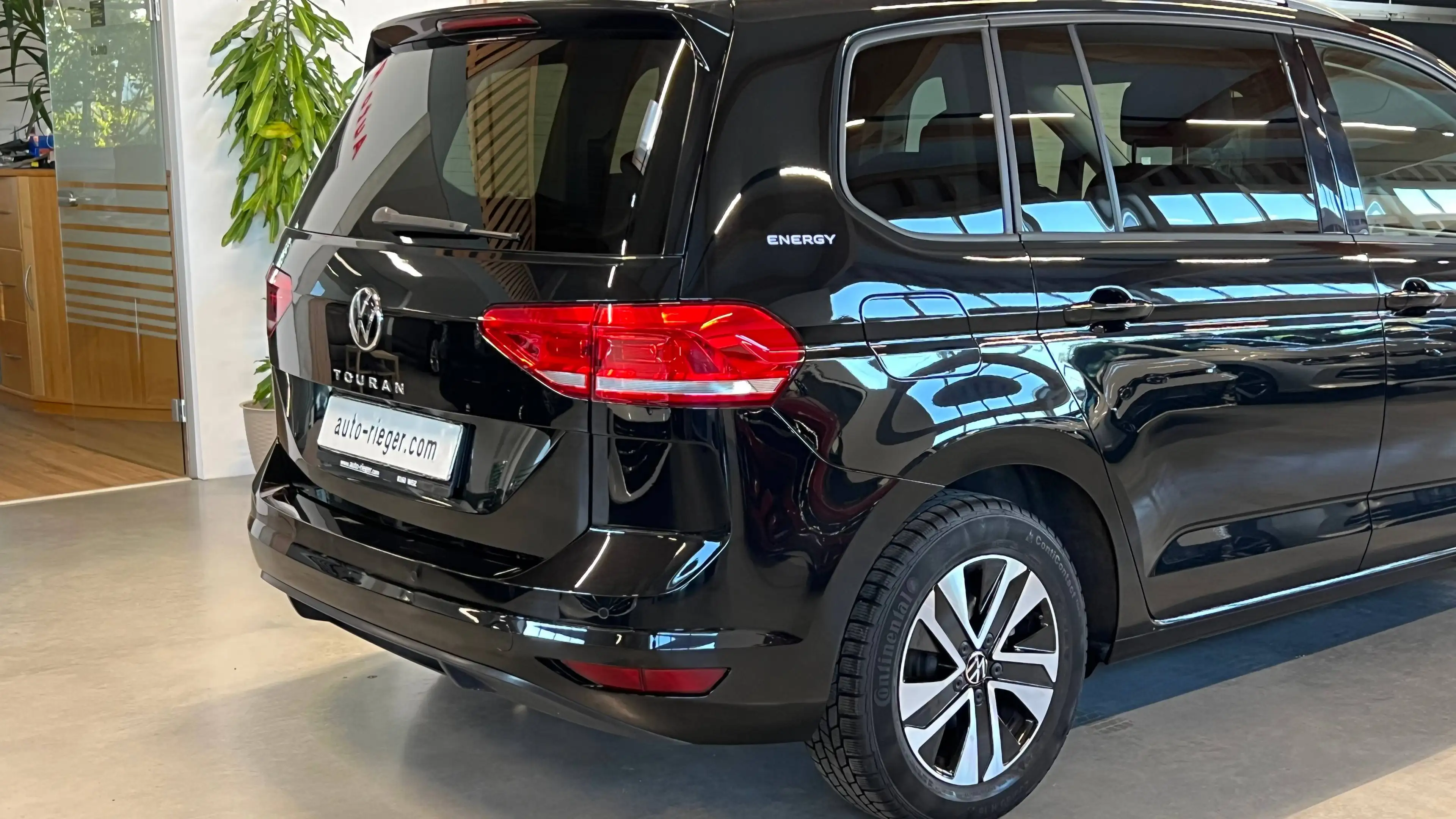 Volkswagen Touran Comfortline 1,5 TSI Rückfahrkamera, 7 Sitze, Navi — photo 6