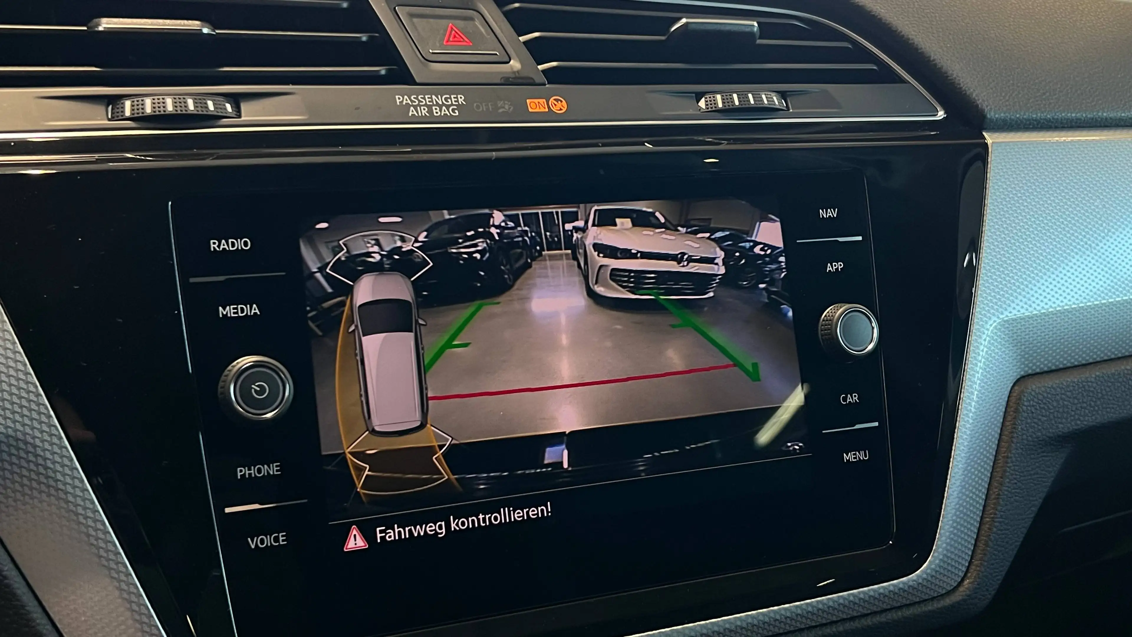Volkswagen Touran Comfortline 1,5 TSI Rückfahrkamera, 7 Sitze, Navi — photo 12