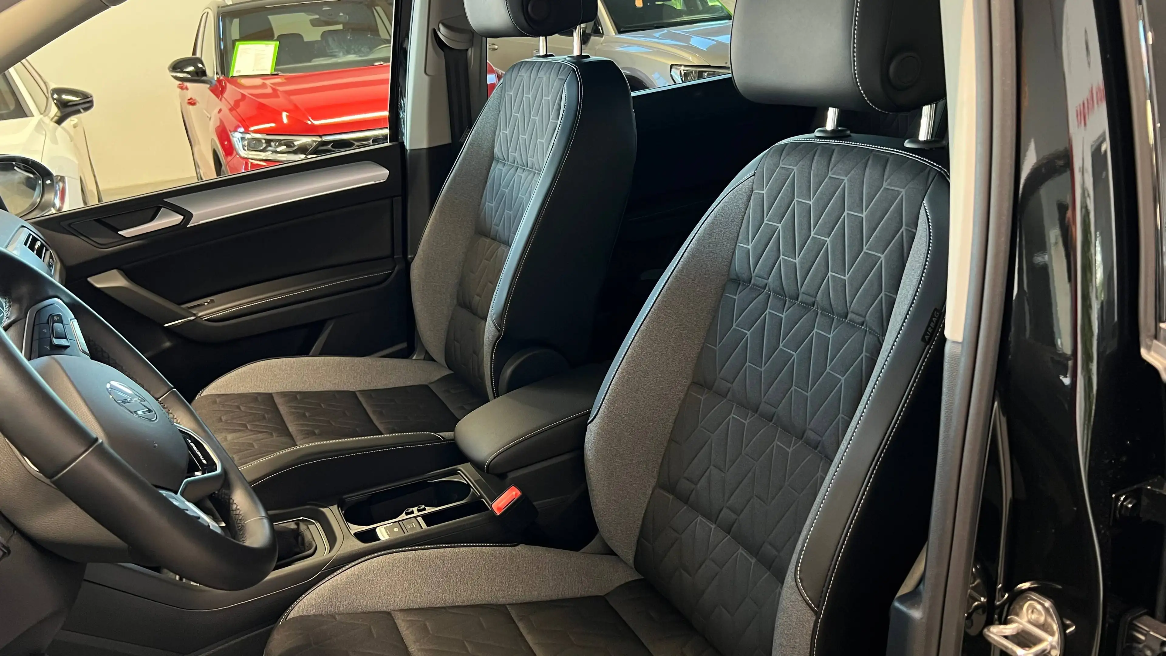 Volkswagen Touran Comfortline 1,5 TSI Rückfahrkamera, 7 Sitze, Navi — photo 9
