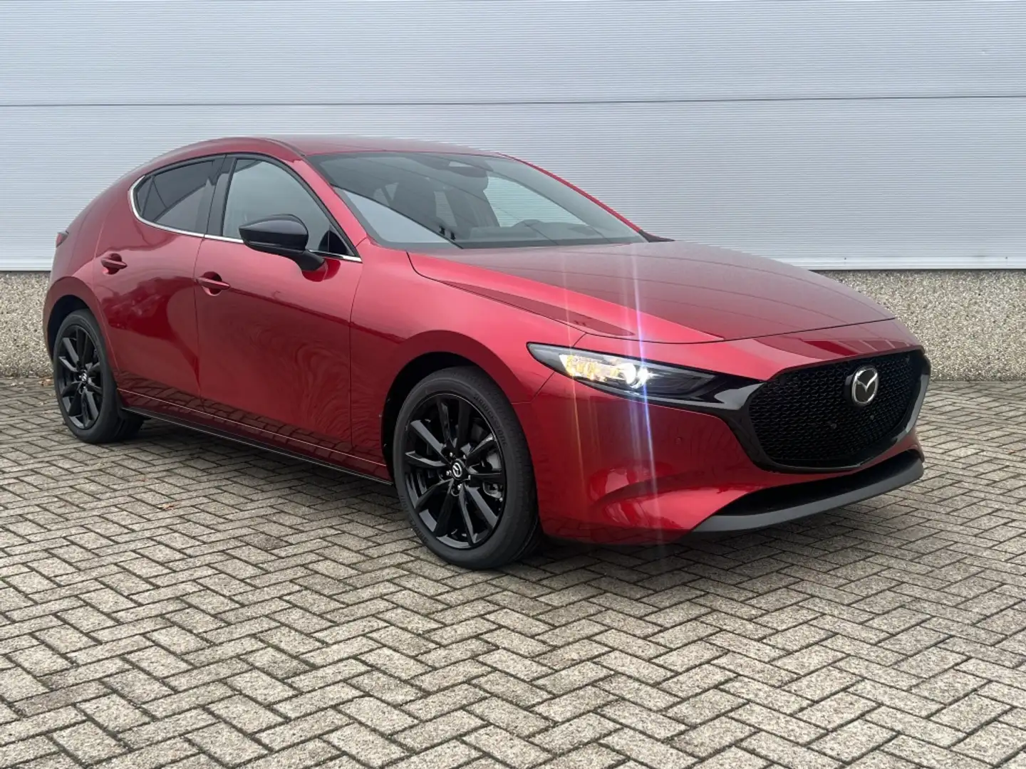 Mazda 3 2.5 140pk automaat Homura, instapvoordeel Rood - 2