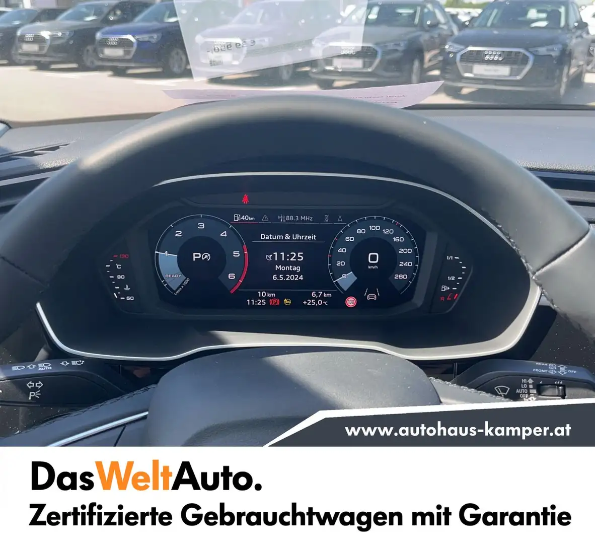 Audi Q3 35 TDI intense Zwart - 2