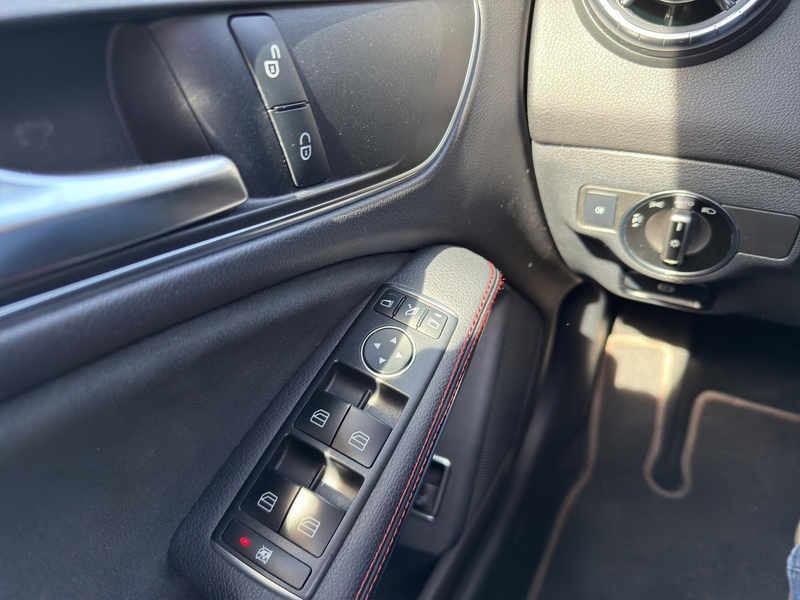 Mercedes-Benz CLA 180 Shooting Brake Business Solution AMG Night Upgrade — photo 15