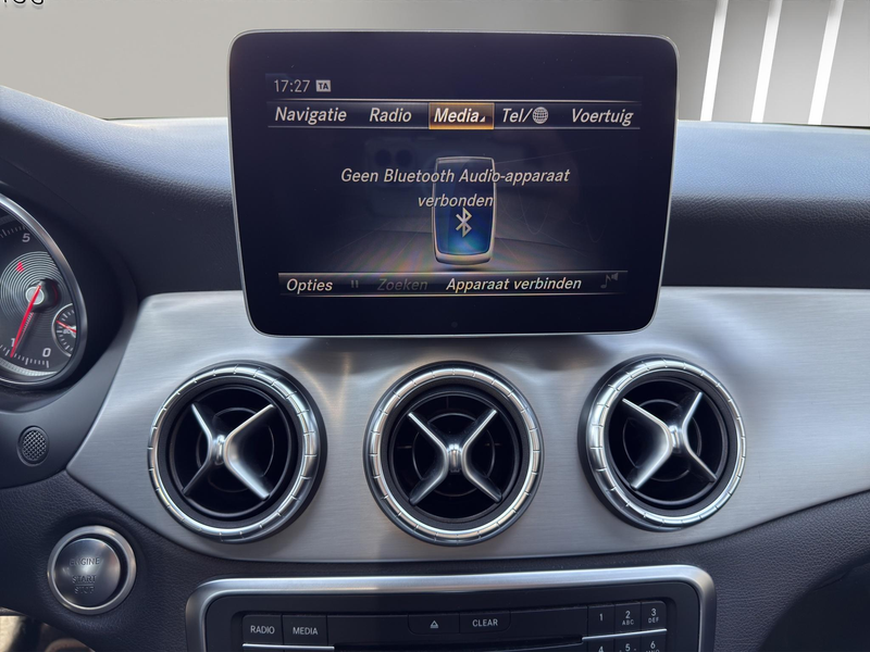 Mercedes-Benz CLA 180 Shooting Brake Business Solution AMG Night Upgrade — photo 14