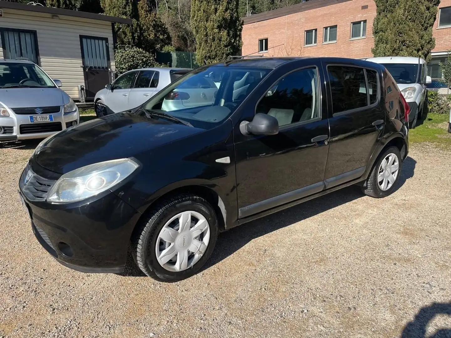 Dacia Sandero Sandero 1.4 8v Laureate Gpl Schwarz - 2