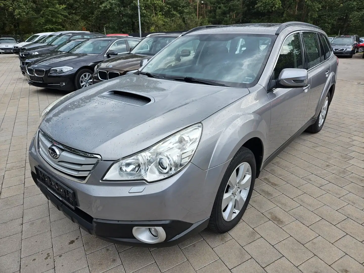Subaru Legacy Kombi/ Outback Outback Comfort Срібний - 1