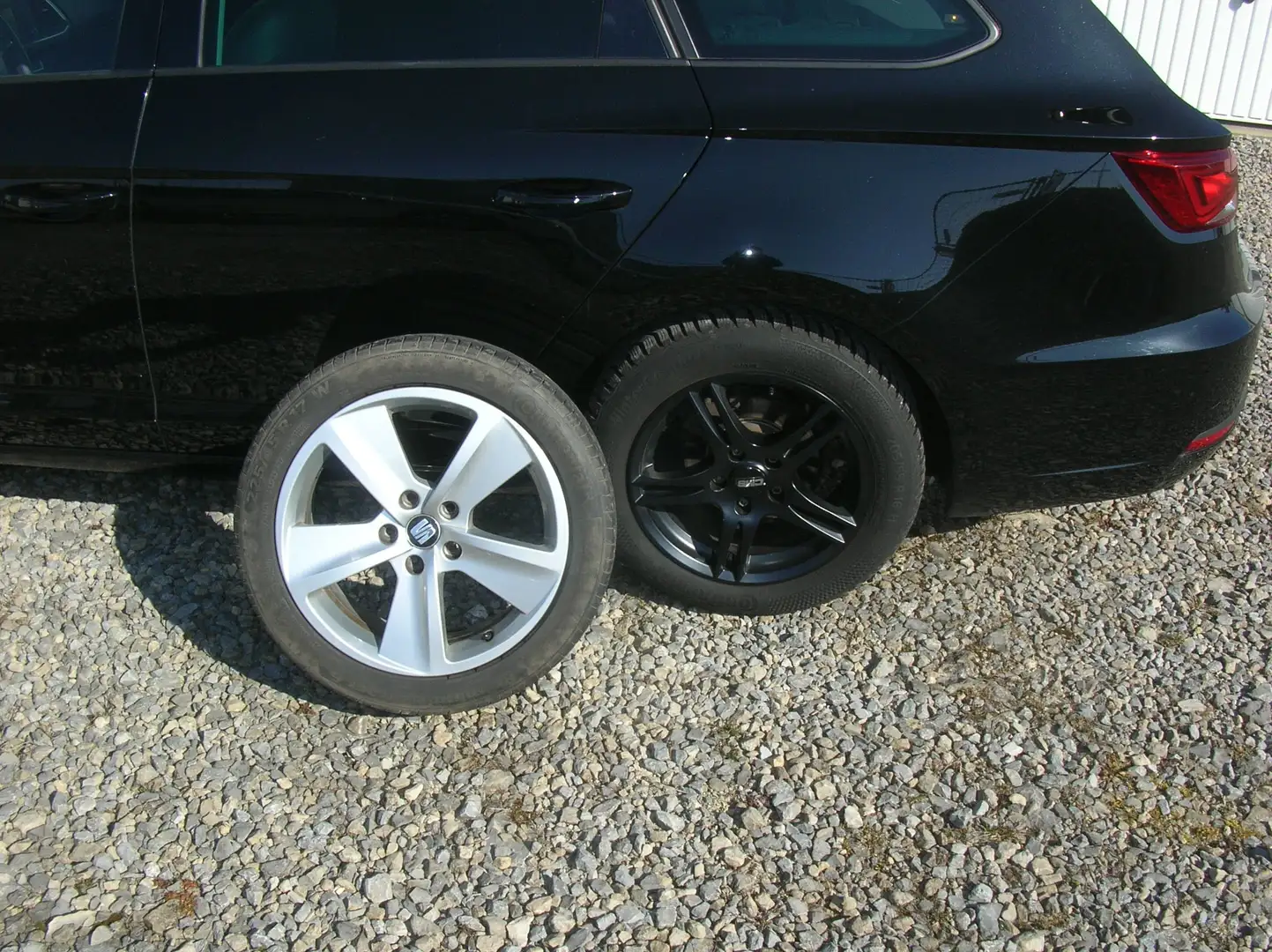 SEAT Leon FR ST 2.0 TDI - Klima - PDC - 1.Hand ... Schwarz - 2