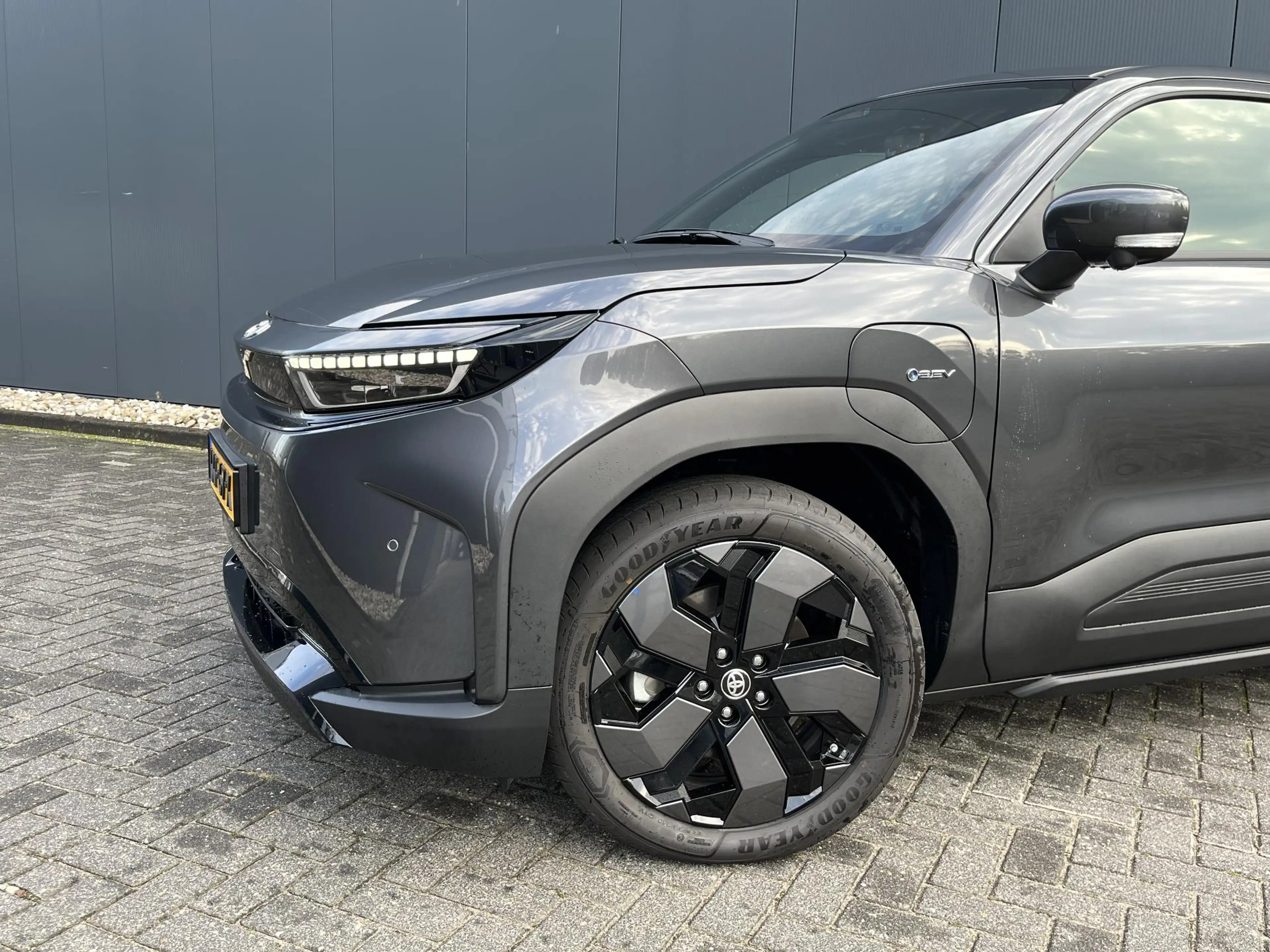 Toyota Urban Cruiser Executive AWD 61 kWh | Panorama dak | 360 camera | — photo 5