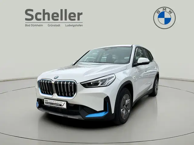 BMW iX1 xDrive30 DAB Parkassistent Shz