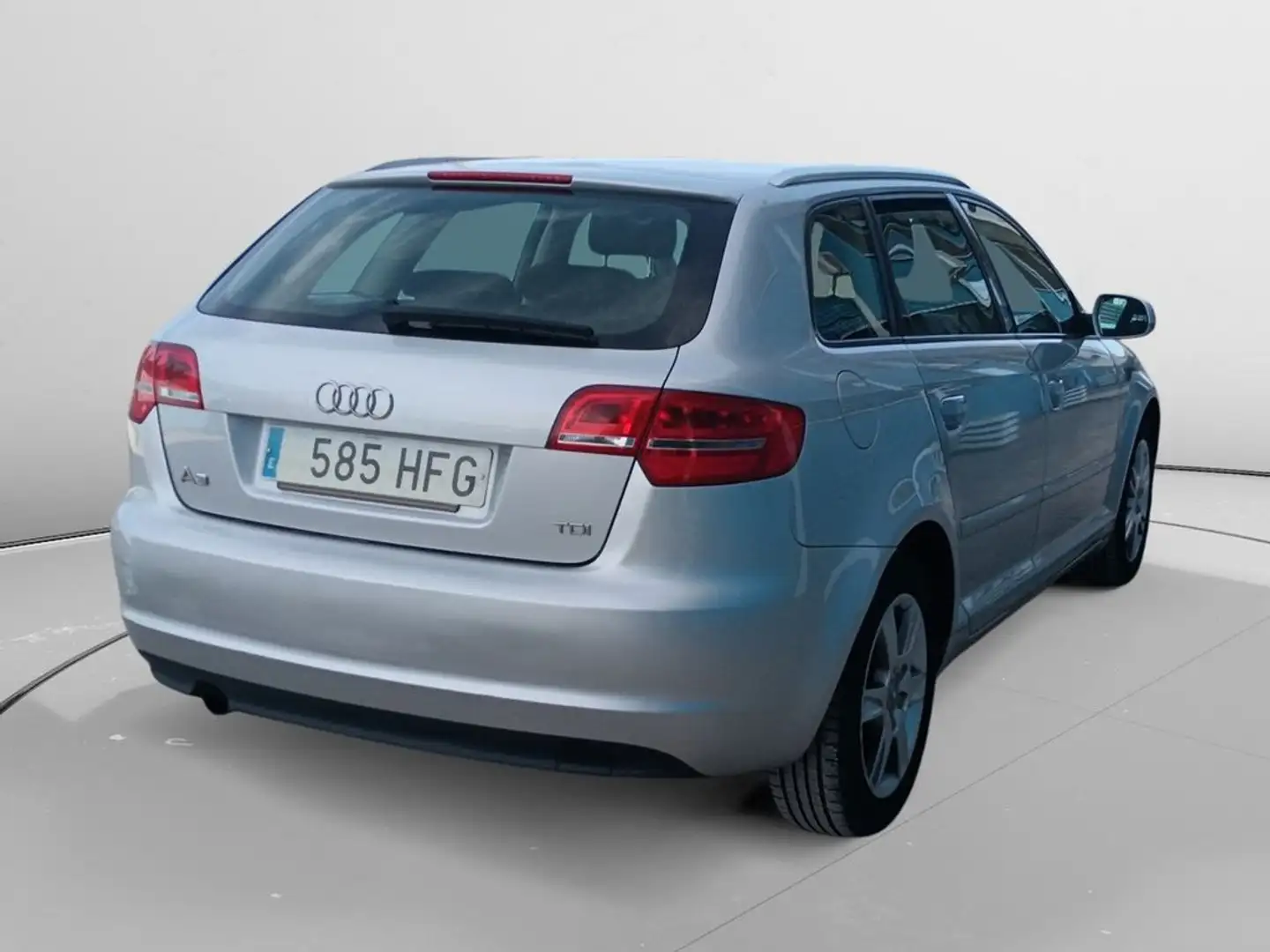 Audi A3 1.6 TDI Attraction Gris - 2