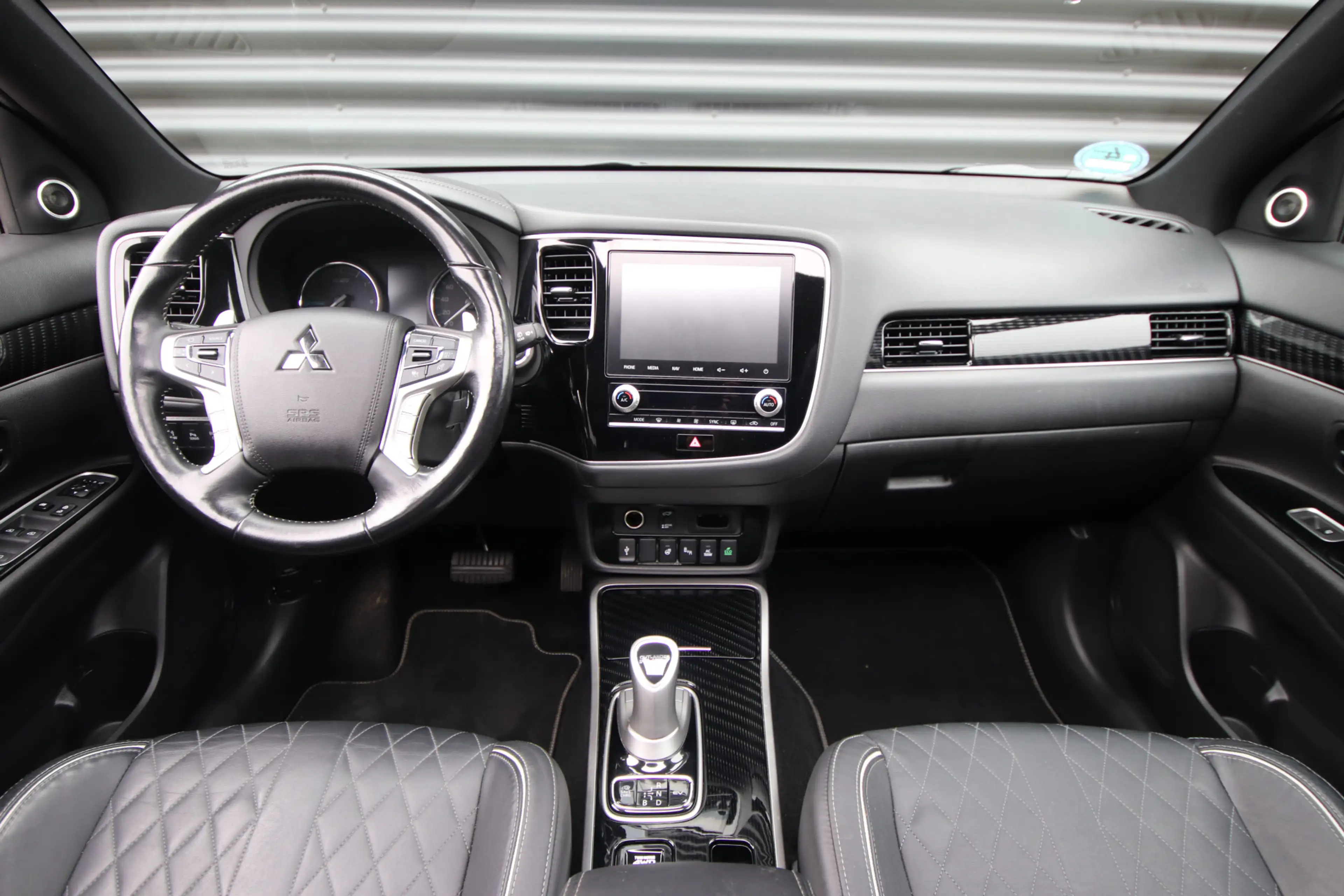 Mitsubishi Outlander 2.4 PHEV Instyle Opendak, Adaptive Cruise — photo 4